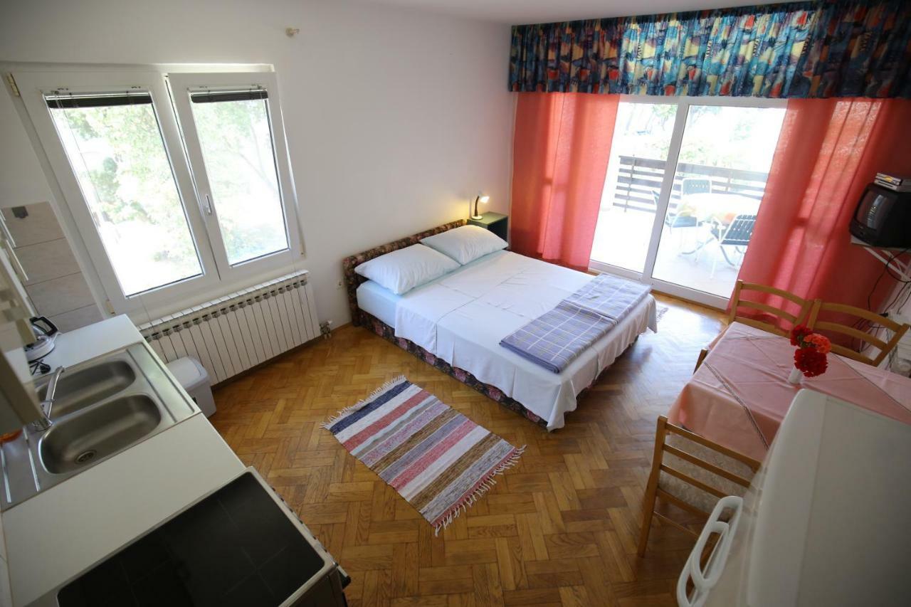 Apartments Paleka Petrčane Exterior foto