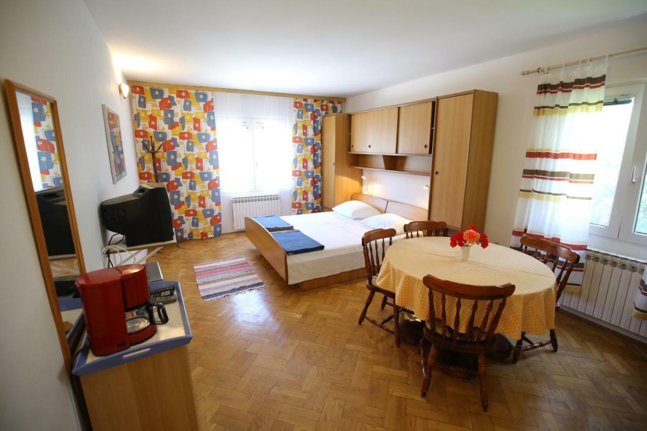 Apartments Paleka Petrčane Exterior foto